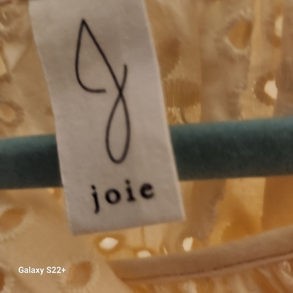 JOIE NWT med cream colored eyelet embroidered top. - Picture 6 of 14